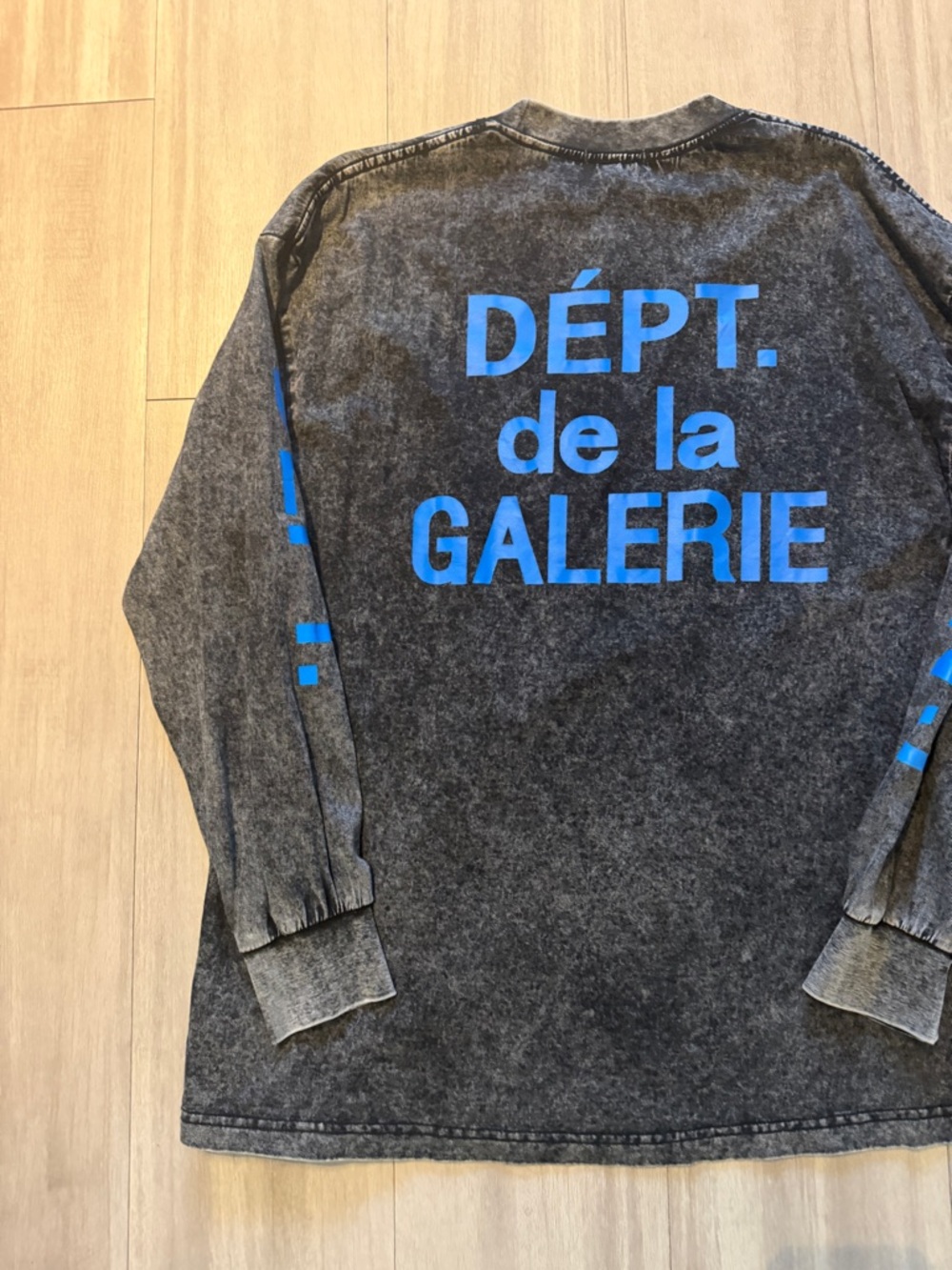 Gallery Dept Black Acid Wash Long Sleeve Tee with Blue Sleeve Print (XL)
